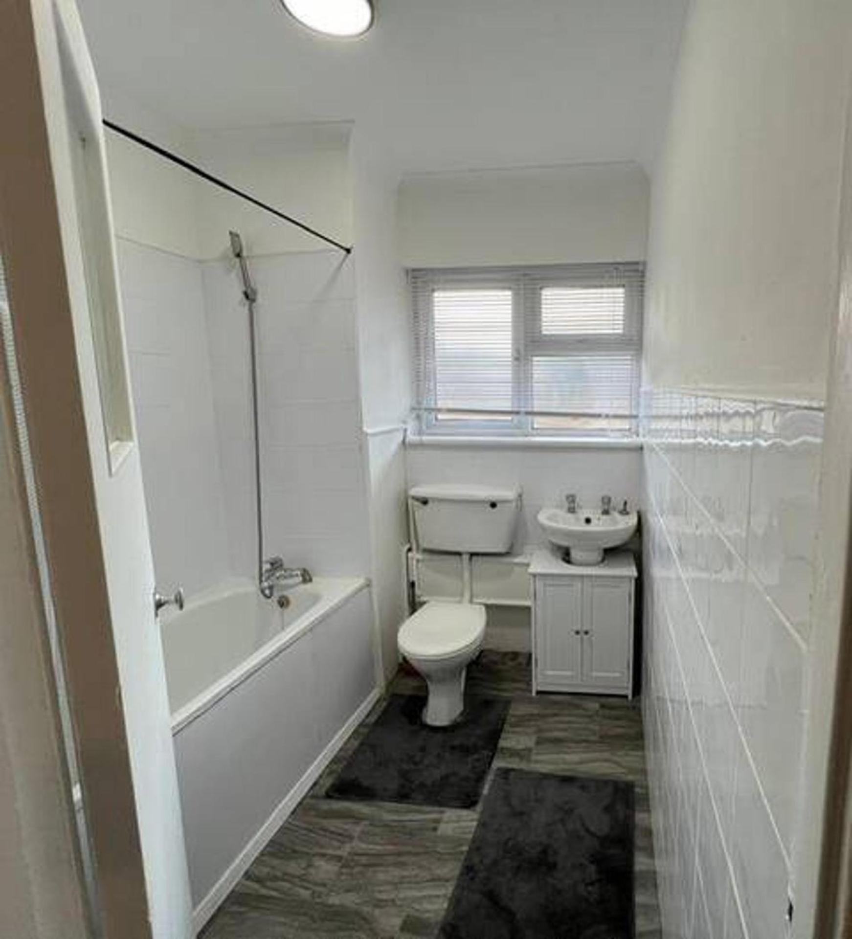 Walthamstow - - Sleeps 3 - Streetparking *